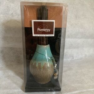 NIB Sea Grass & Lotus Candle Holder in Turquoise and Brown